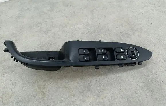 Hyundai i30 Quarter vent window switch 93570-2L010