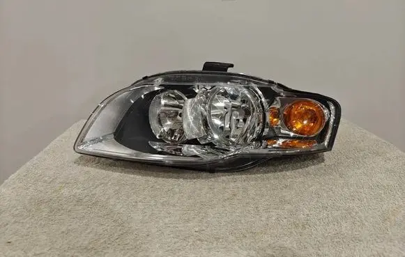 Audi A4 S4 B7 8E 8H Headlight/headlamp 0301219201 LE03A6110