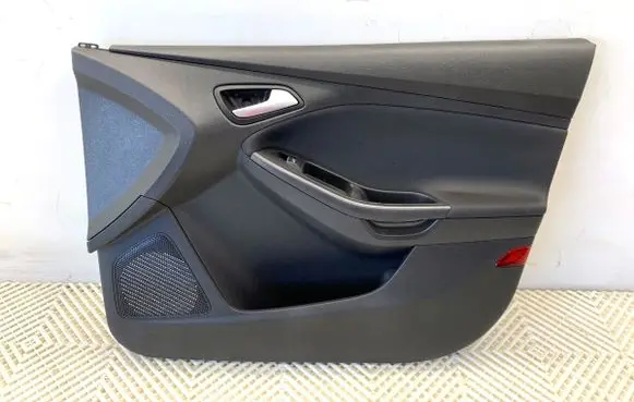 Ford Focus Front door card panel trim 