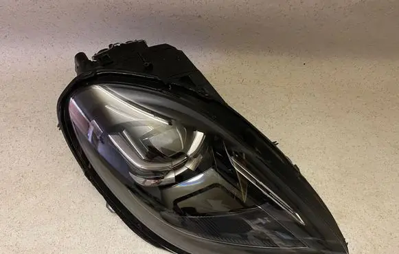 Porsche Macan (95B) Headlight/headlamp 95B941016F 030111323800