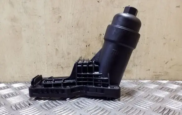 Mini Cooper Countryman R60 Oil filter mounting bracket