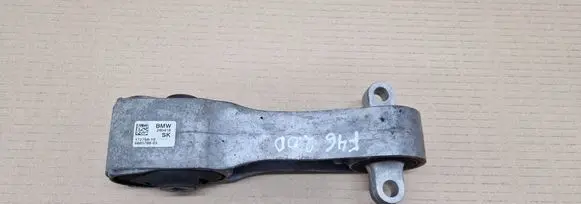 BMW 2 F46 Engine mount bracket 6885788