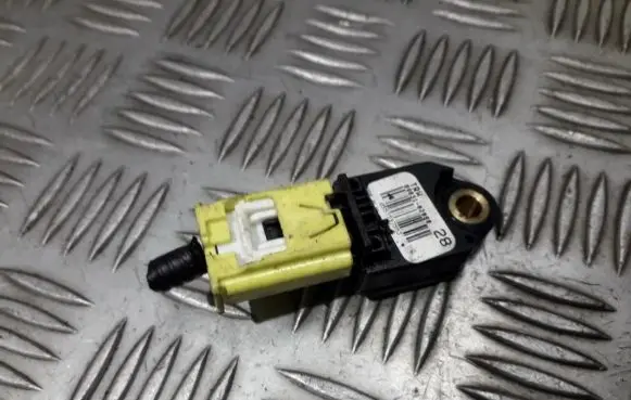 Toyota Auris 150 Airbag deployment crash/impact sensor 8983102080 89831-02080
