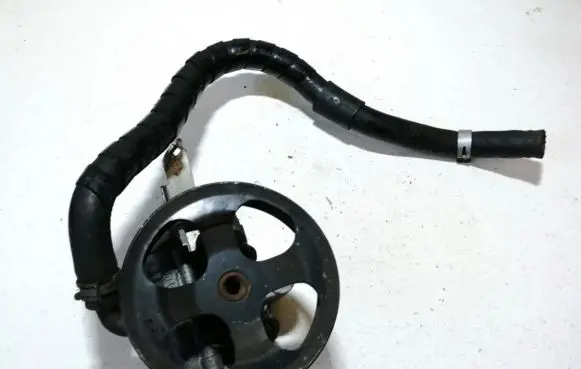 Toyota RAV 4 (XA20) Power steering pump 32100