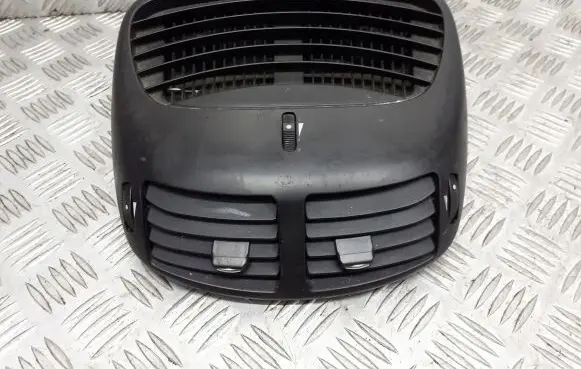 Alfa Romeo 147 Dashboard air vent grill cover trim 