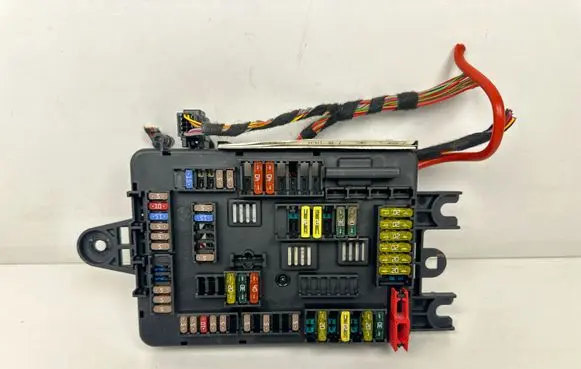 BMW 1 F20 F21 Fuse module 6114V8