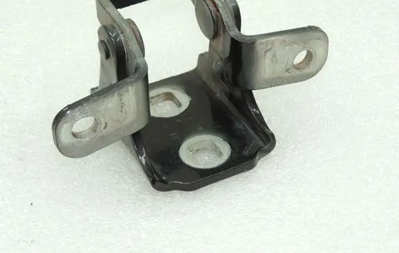 Opel Meriva B Front door lower hinge 13251223