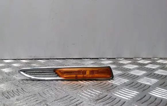 Ford Mondeo MK IV Front fender indicator light 7S7113K354BD