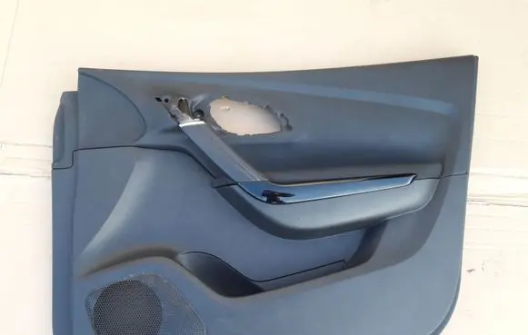 Renault Kadjar Front door card panel trim 809008627R 15608887