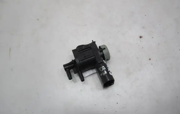 Volkswagen PASSAT B7 Turbo solenoid valve 1K0906283A
