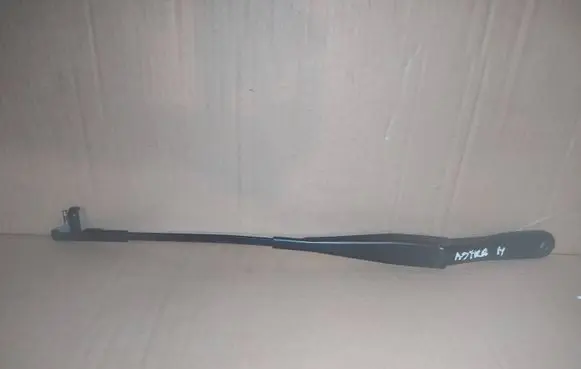 Opel Astra H Front wiper blade arm 13111219