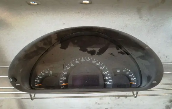 Mercedes-Benz C W203 Speedometer (instrument cluster) A2035403911