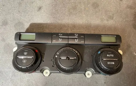Skoda Fabia Mk1 (6Y) Climate control unit 74241061