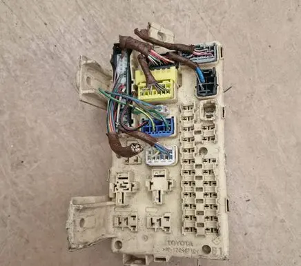 Toyota Avensis T250 Fuse box set