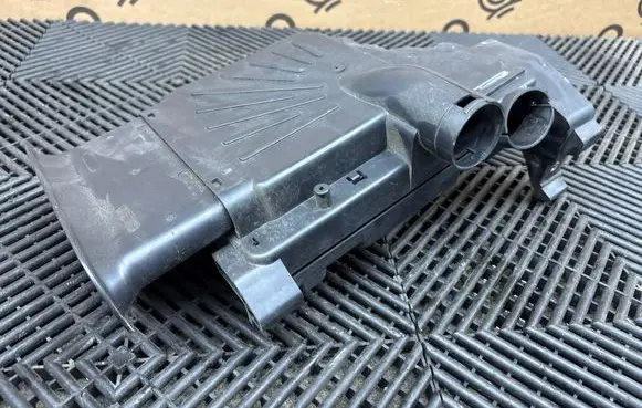 Volvo XC90 Engine control unit box 31439651