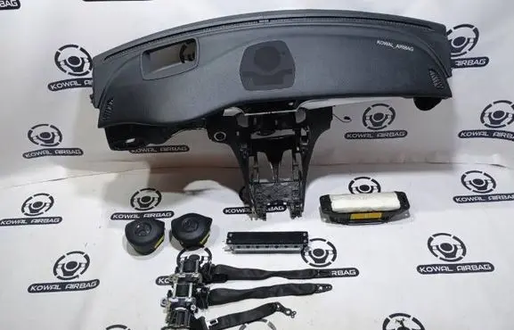 Mercedes-Benz C W205 Dashboard A2056801704 A0008608300 A2058600002