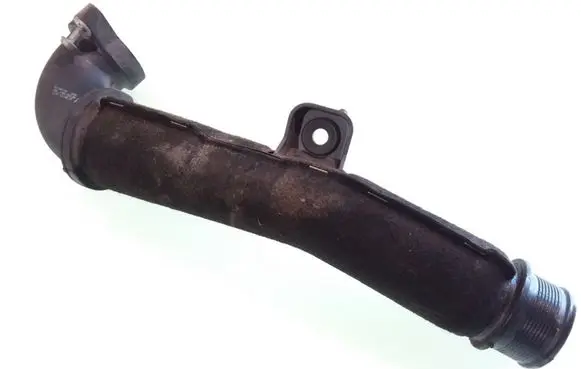 Coolant pipe/hose