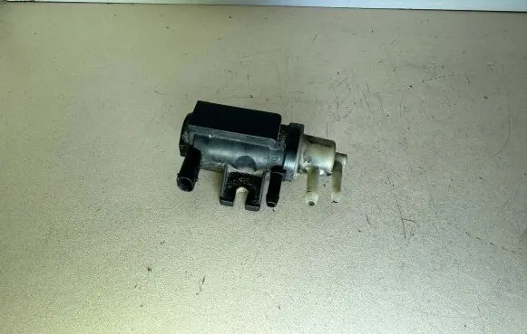 Mercedes-Benz C W204 Turbo solenoid valve A0091533128 70078208