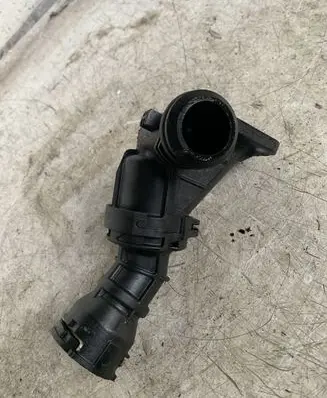 Volkswagen Golf VII Thermostat 04L121111