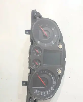 Volkswagen PASSAT B6 Speedometer (instrument cluster) 3C0920871 V0007000