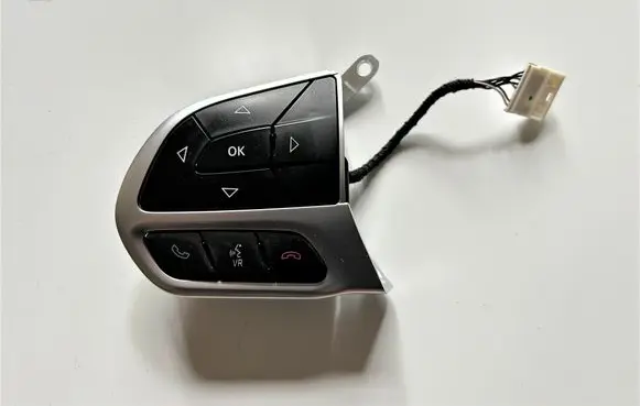 Chrysler Pacifica Steering wheel buttons/switches 68245351AC P68245351AC 68245351AA
