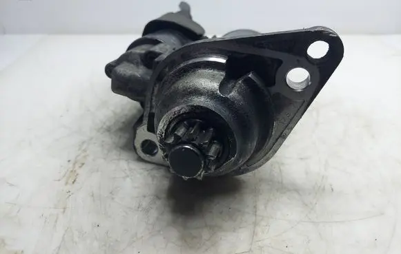 Volkswagen Golf V Starter motor 0001121408 02Z911024 1122550
