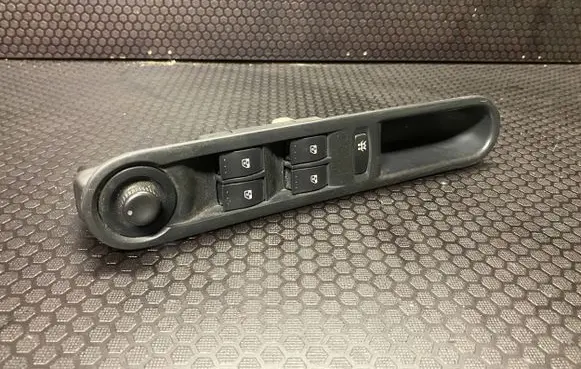 Renault Espace IV Electric window control switch 8200328426