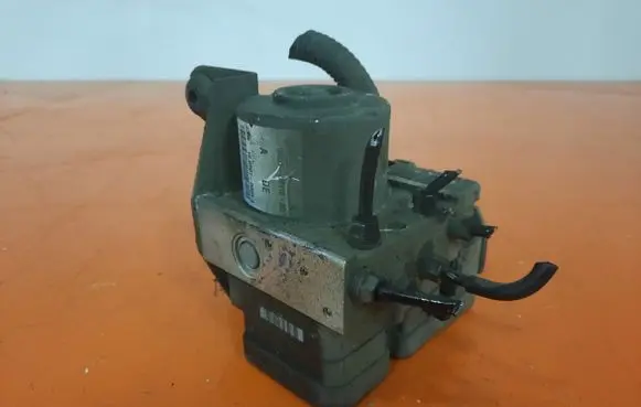 Audi A8 S8 D3 4E ABS Pump 5WK84100
