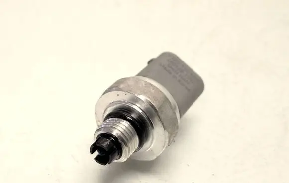 KIA EV6 Air conditioning (A/C) pressure sensor P32GT10M05 2405281092