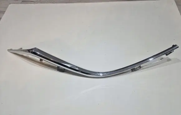 Mazda 3 II Front bumper upper radiator grill BHN1507J1adi