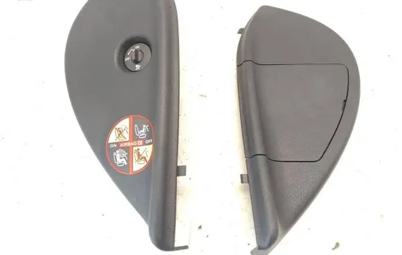 Renault Laguna II Dashboard side end trim 8200026009 8200026008
