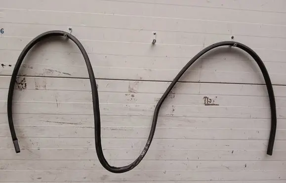 Nissan Juke II F16 Rear door rubber seal (on body) 