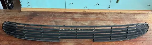 Opel Vectra B Front bumper lower grill 090568245 007123841 90568245