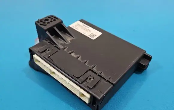 Toyota Avensis T270 Central body control module 8865005222 IMPRK1579585