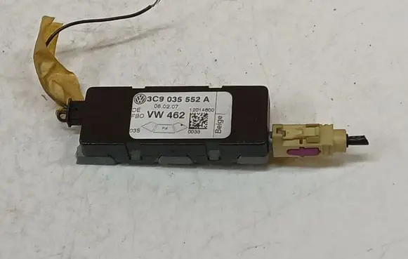 Volkswagen PASSAT B6 Antenna control unit 3C9035552A