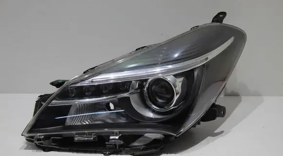 Toyota Yaris Headlight/headlamp