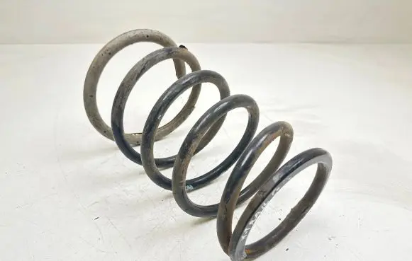 Nissan X-Trail T30 Rear coil spring