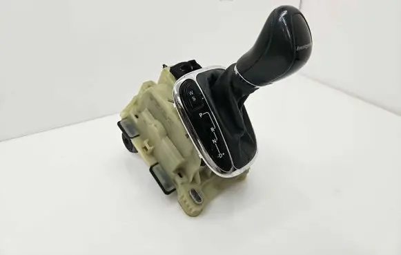 Mercedes-Benz C W203 Gear shifter/selector A2032678524