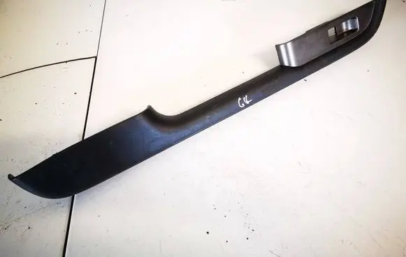 Nissan X-Trail T30 Front door window switch trim 829498h300x