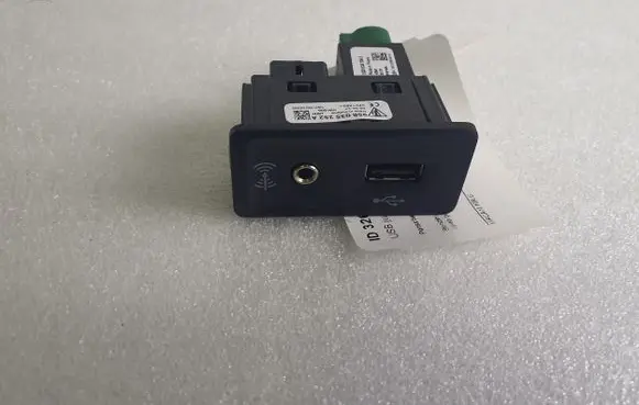 Porsche Macan (95B) USB socket connector 95B035252A 5Q0035726E
