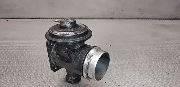 BMW 7 E65 E66 EGR valve 7789999