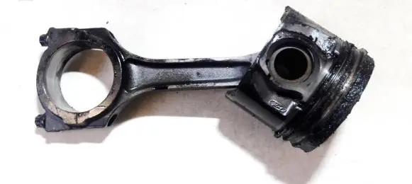 Ford Mondeo Mk III Piston with connecting rod 24879a