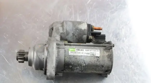 Volkswagen Tiguan Starter motor 02M911023M