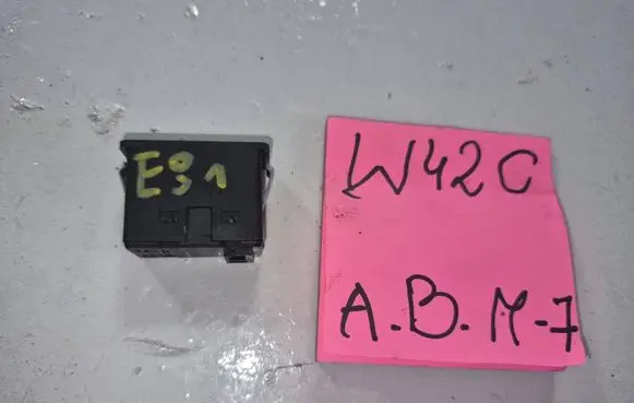 BMW 3 E90 E91 AUX in-socket connector 61316930561