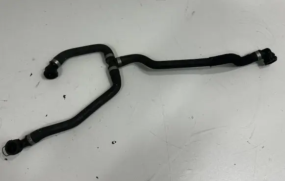 BMW 5 G30 G31 Engine coolant pipe/hose 8602602