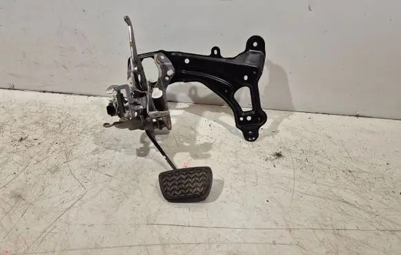 Toyota RAV 4 (XA50) Brake pedal 