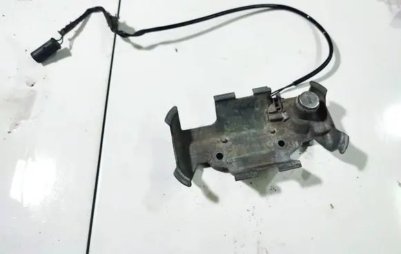 Opel Astra G Front door lock (next to the handle) 