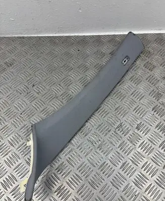 BMW 1 E81 E87 (A) pillar trim 7058329