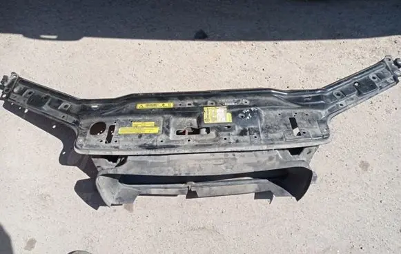 Volvo V70 Top upper radiator support slam panel 30734536