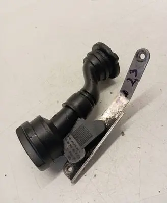 Mercedes-Benz Vito Viano W638 Oil fill pipe A6010160729 A6010161781